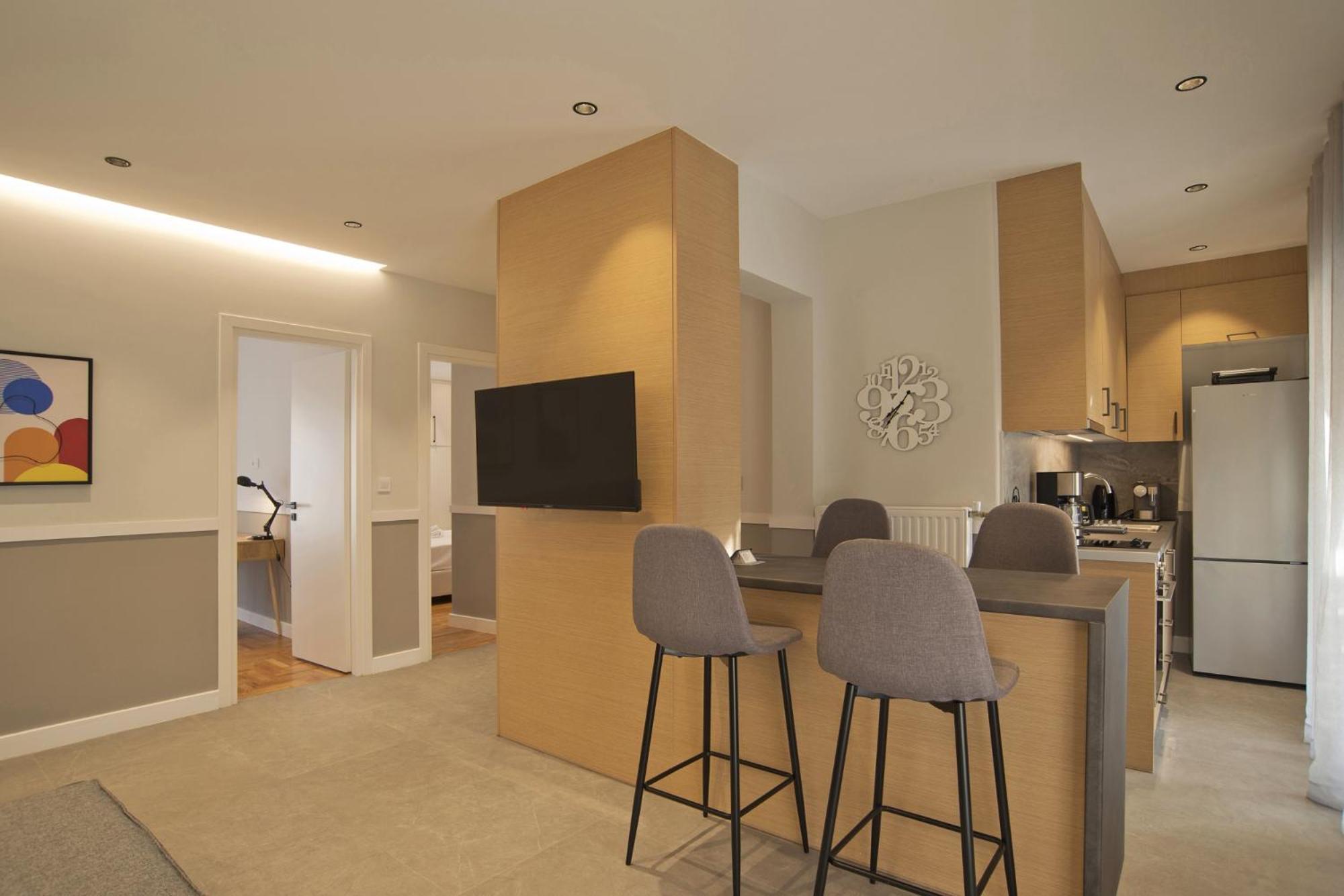 Urban Allure Apartment